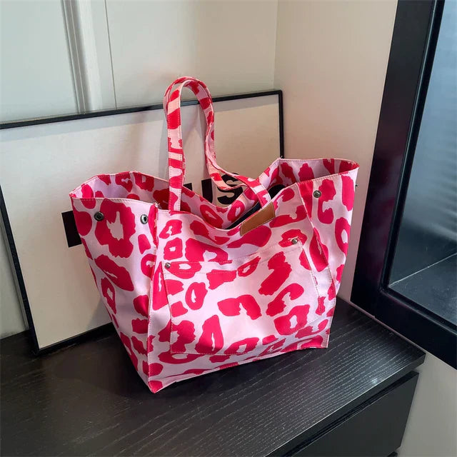 Oversized Leopardenmuster Schultertasche aus Canvas - Große Handtasche-Rosa-Luzern Mode