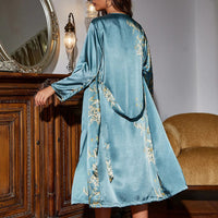 Zweiteiliges Satin Nachtwäsche-Set Damen mit Trägerkleid & Kimono – Salena