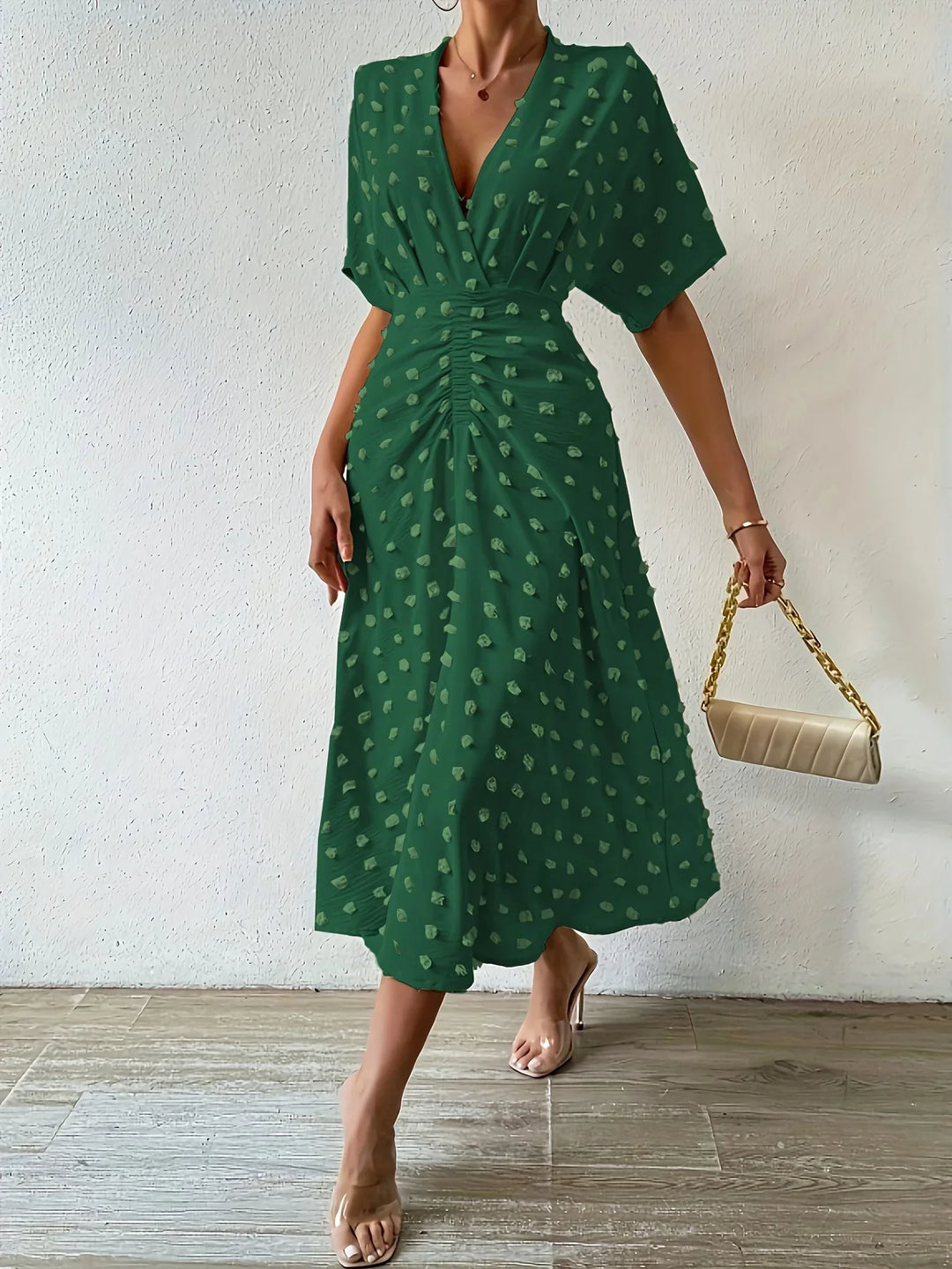 Elegantes Damenkleid mit V-Ausschnitt und Raffung Design-Luzern Mode