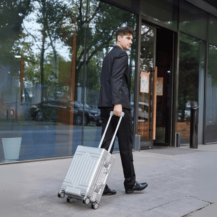 Aluminium Reisekoffer | Hand- oder Aufgabegepäck | Zahlenschlösser-Luzern Mode