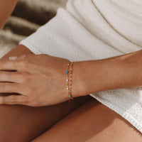 Doppelarmband mit Regenbogenperlen und Goldkette Damen-Luzern Mode