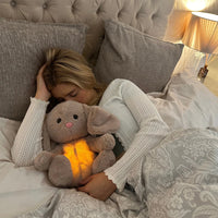 Beruhigendes Plüsch-Kuscheltier mit Atemrhythmus & Schlafklang – Snoozie