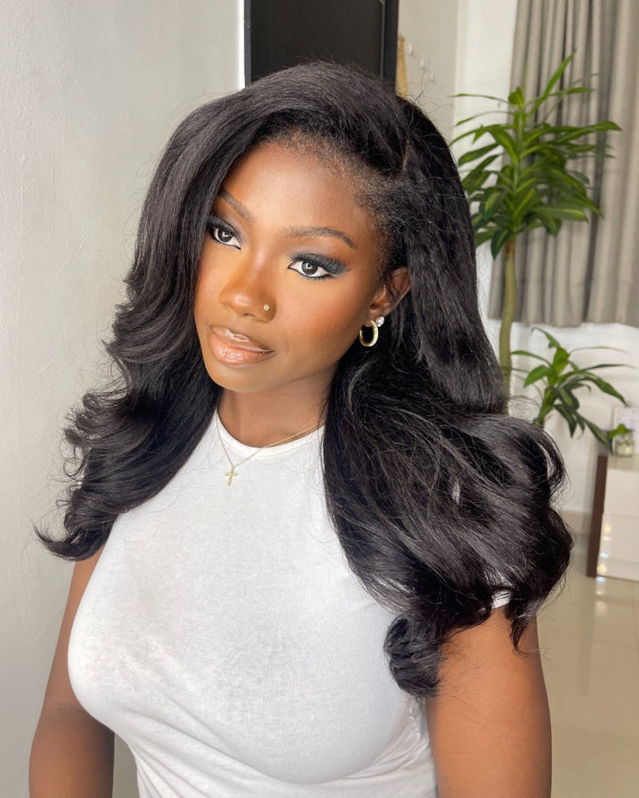 Schwarze HD Lace Perücke | Body Wave | Lockige Spitzen | 100% Natürlich-Luzern Mode