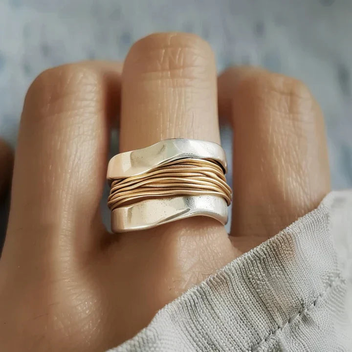 Silberner Ring | Goldene Akzente Stilvoll Handgefertigt Breit Sterling-6-Luzern Mode
