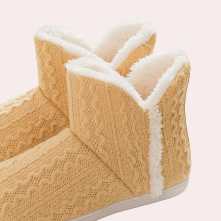 SEO-freundlicher Produktname: Kuschelige Damen Hausschuhe mit Strickmuster-Luzern Mode
