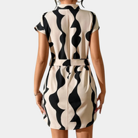Damen Sommerkleid mit abstraktem Muster und Gürtel-Luzern Mode