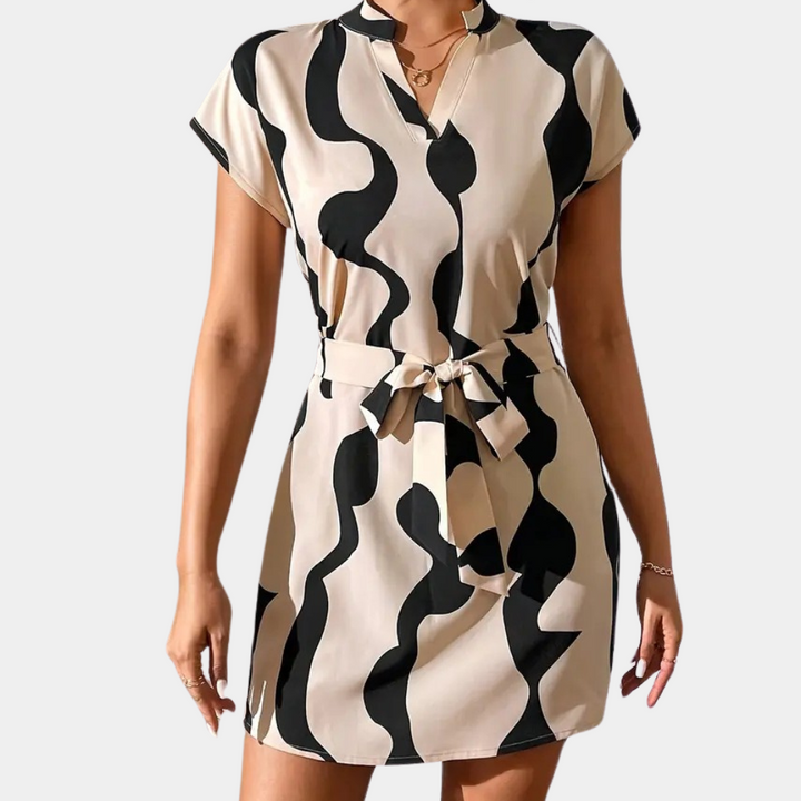 Damen Sommerkleid mit abstraktem Muster und Gürtel-Luzern Mode