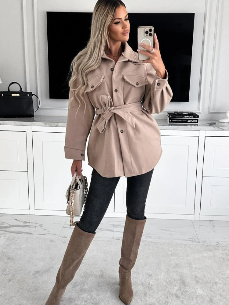 Damen Übergangsjacke mit Taschen und Knopfleiste Elegant-Luzern Mode