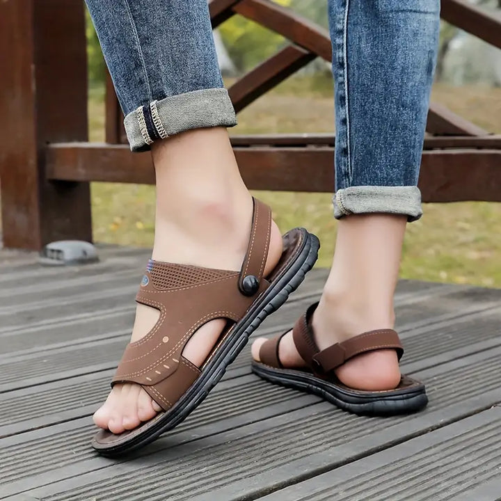 Stilvolle Herrensandalen mit Absatzriemen – Strider