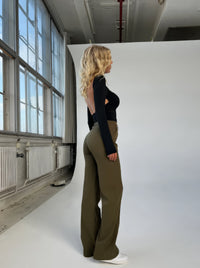 Damenmode: Elegante Hose mit weitem Bein und Top-Set-Grün-S-Luzern Mode