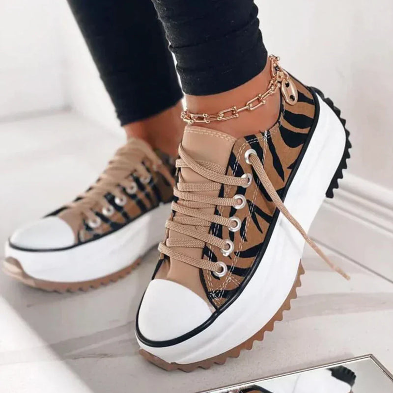 Damen Plateau Sneaker mit Keilabsatz und Schnürung-Tigerstreifen-35-Luzern Mode