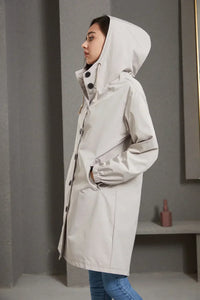 Damen Übergangsjacke mit Kapuze und Knöpfen - Elegant-Luzern Mode