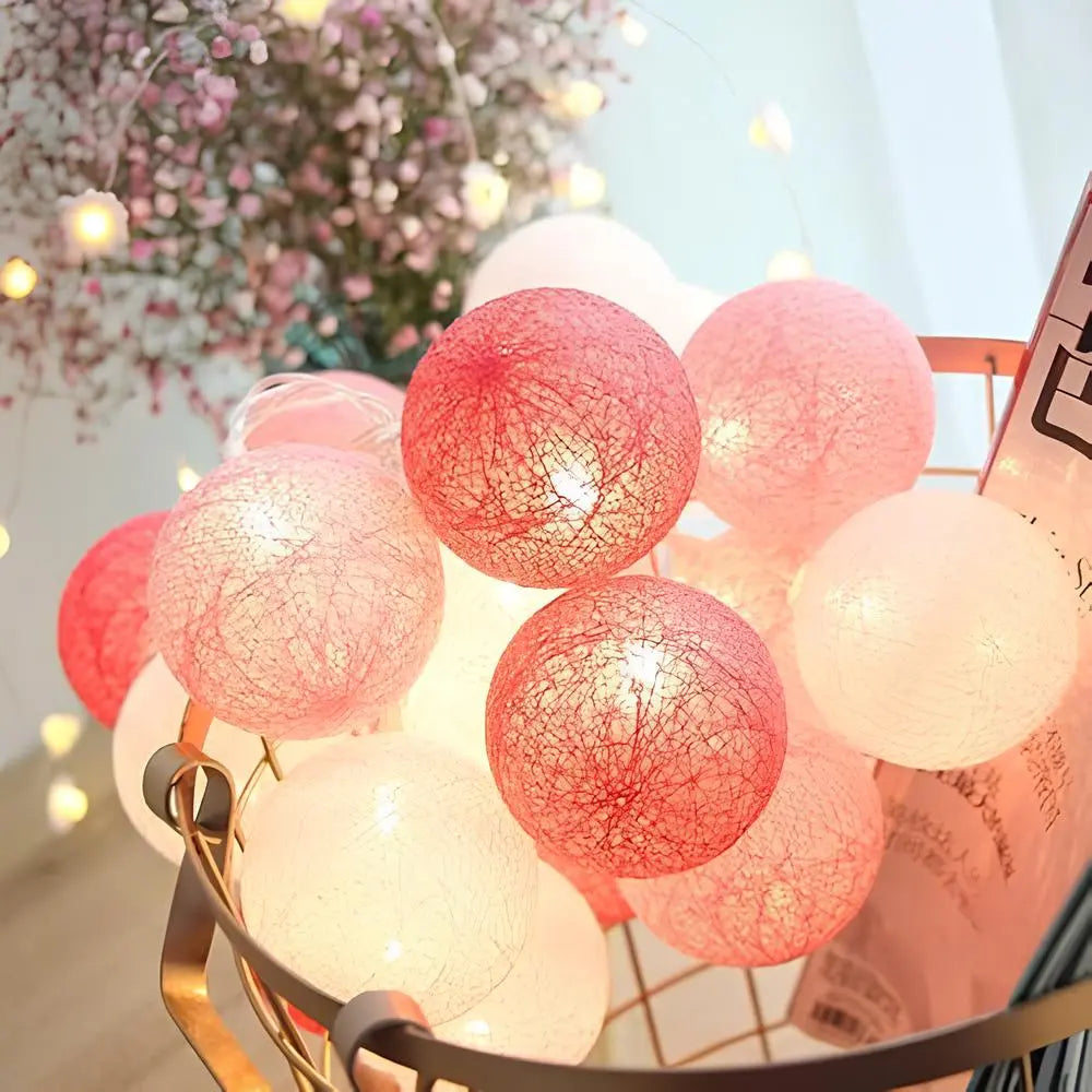 Lichterkette mit Kugeln | Bunt | Fröhlich | LED | Baumwolle | Soft-Luzern Mode