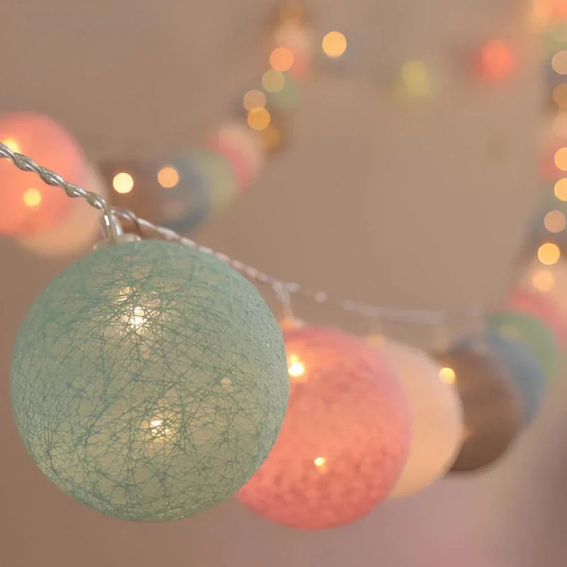 Lichterkette mit Kugeln | Bunt | Fröhlich | LED | Baumwolle | Soft-Luzern Mode