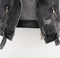 Damen Jeansjacke mit Rissen und Reißverschlüssen Vintage-Luzern Mode
