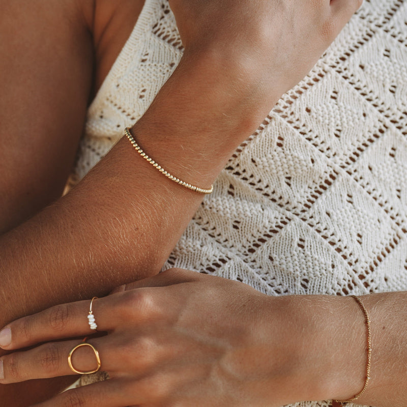 Armband für Damen | Gold | Subtile Perlen | Zeitlos | Stilvoll-Luzern Mode