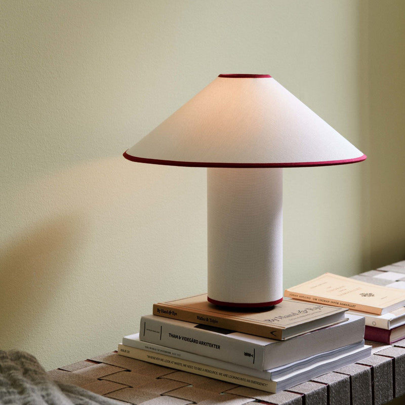 Tischlampe | Stoffschirm | LED | Kabelschalter | 40W | E26 | E27-Luzern Mode