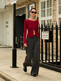 Damen Strickjacke mit Knopfleiste und Weite Hose Outfit-Luzern Mode