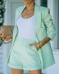 Elastischer Blazer | High-Waist Shorts mit Gürtel | figurschmeichelnd | knitterfrei-Luzern Mode