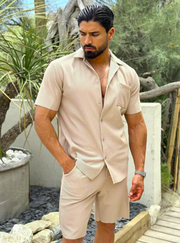 Trendiges Beige Premium Herren-Outfit für den Sommer – Matteo
