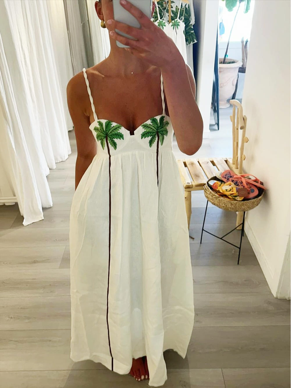 Weißes Kleid | Leichtes Trägerkleid | Tropenprint | Bequem | Sommermode-Luzern Mode
