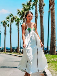 Weißes Kleid | Leichtes Trägerkleid | Tropenprint | Bequem | Sommermode-Luzern Mode