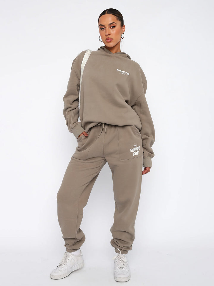 Damen Oversize Hoodie mit Aufdruck "White Fox" Rückseite-Luzern Mode