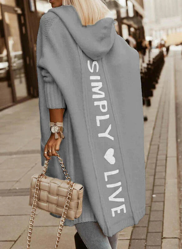 Oversized Damen Strickjacke mit Kapuze und Schriftzug auf der Rückseite-Grau-S-Luzern Mode