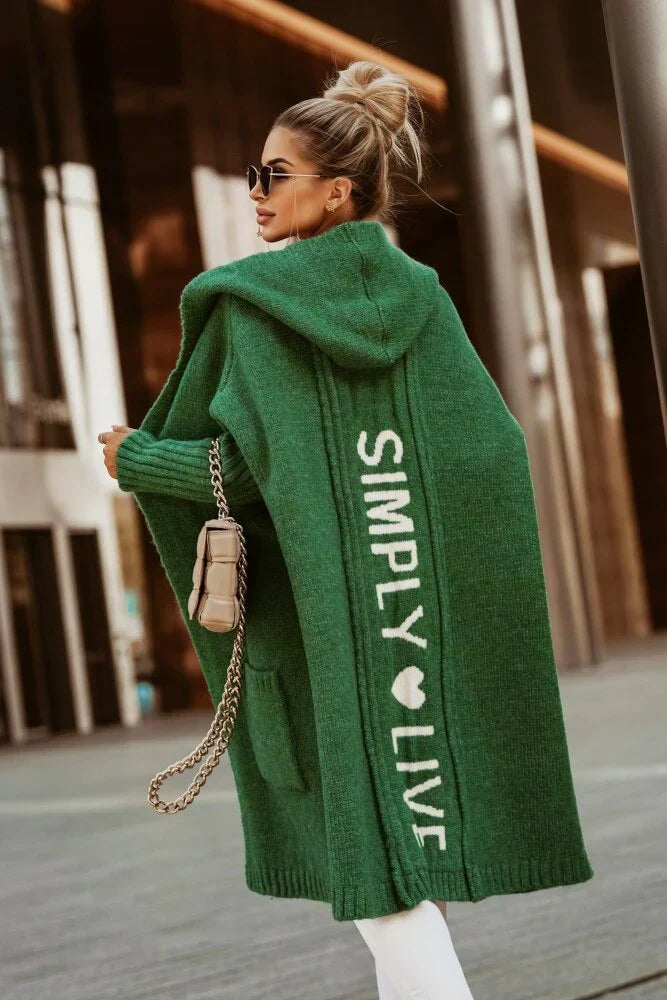 Oversized Damen Strickjacke mit Kapuze und Schriftzug auf der Rückseite-Grün-S-Luzern Mode