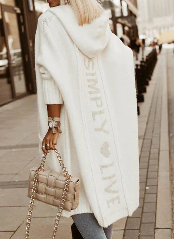 Oversized Damen Strickjacke mit Kapuze und Schriftzug auf der Rückseite-Weiß-S-Luzern Mode