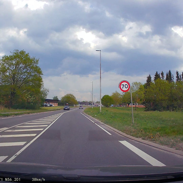 Dashcam | Ultra HD 4K | Eingebautes GPS | WiFi | 2,45" Display-Luzern Mode