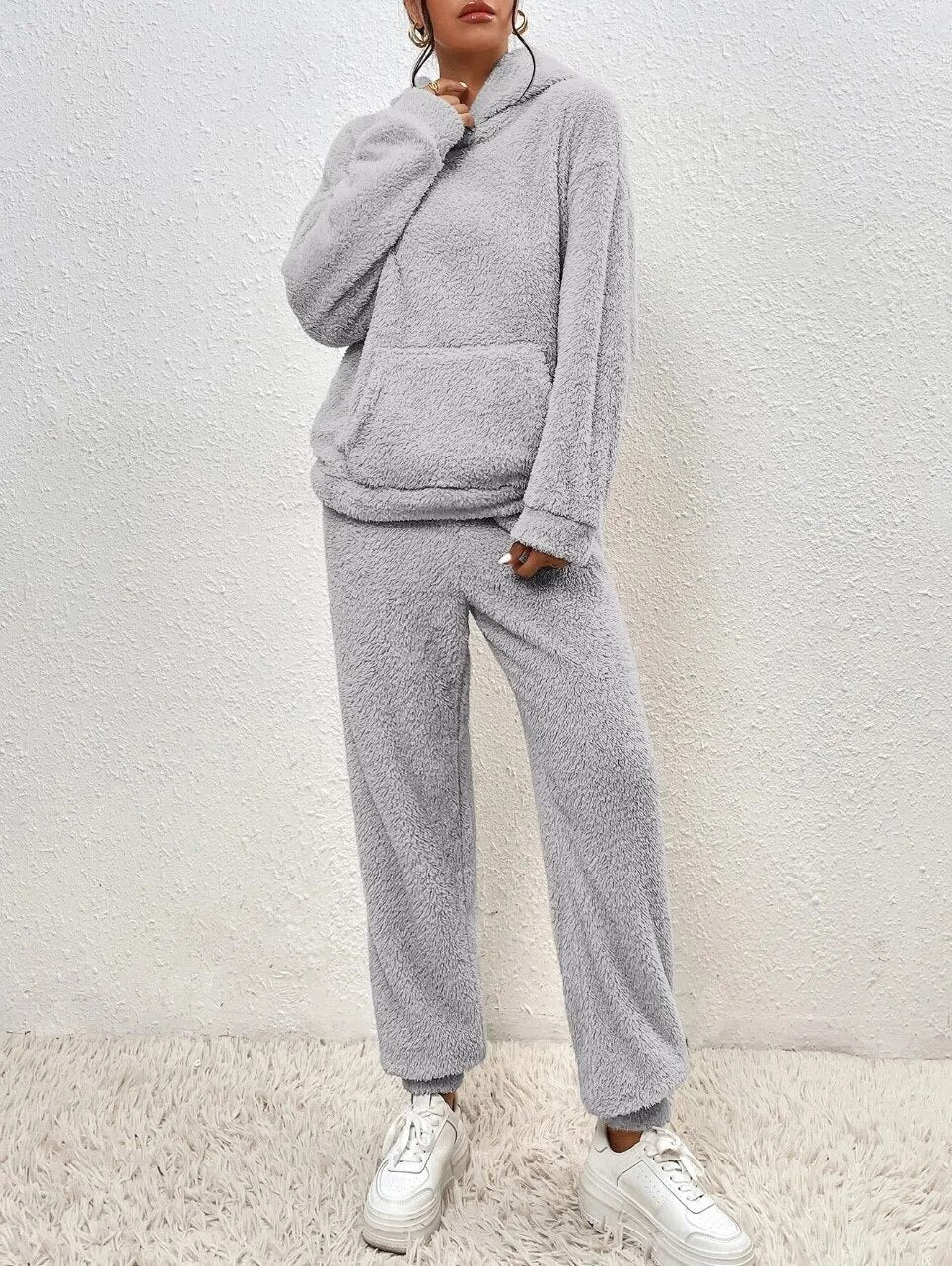 Flauschiger Damen Hoodie Jogginganzug für gemütliche Tage-Luzern Mode