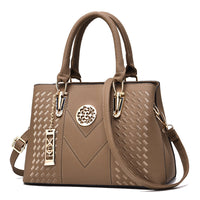 Luxuriöse Damen Handtasche mit elegantem Design und Anhänger-Khaki-Luzern Mode