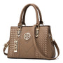 Luxuriöse Damen Handtasche mit elegantem Design und Anhänger-Khaki-Luzern Mode