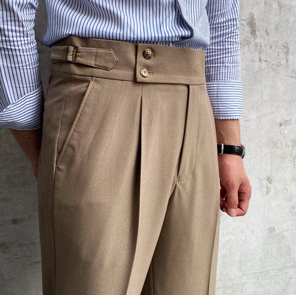 Hoch taillierte Damenhose mit Gürtel und Falten-Design-Luzern Mode