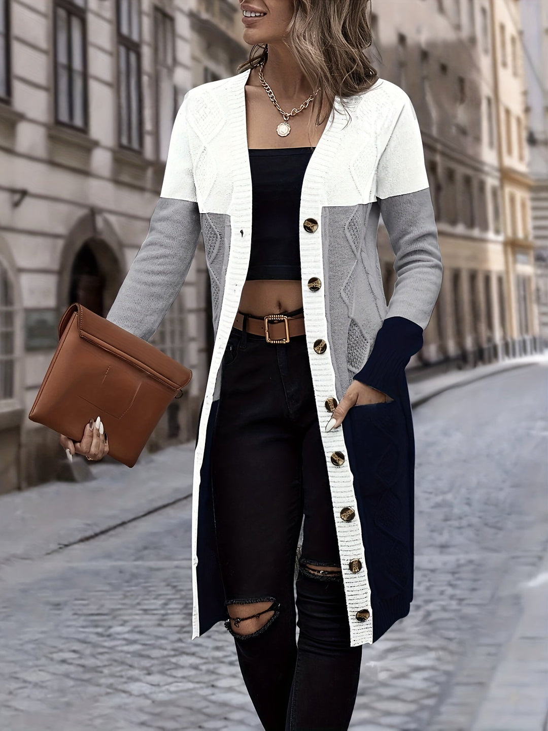Damen Strickjacke mit Knopfleiste und Zopfmuster Design-Luzern Mode