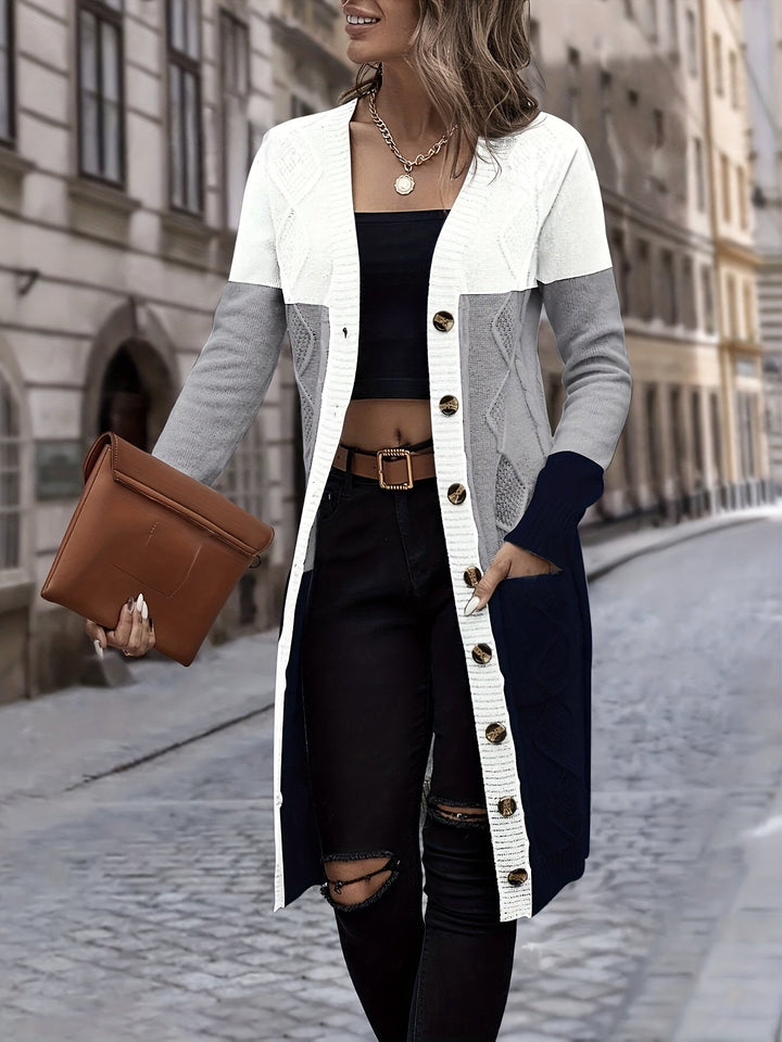Damen Strickjacke mit Knopfleiste und Zopfmuster Design-Luzern Mode
