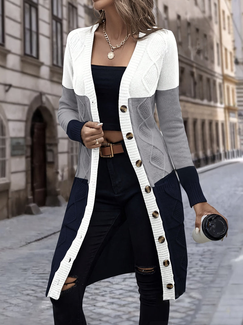 Damen Strickjacke mit Knopfleiste und Zopfmuster Design-Luzern Mode