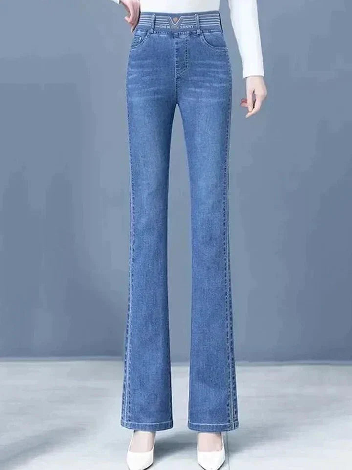Trendige Flared Damenjeans – Alessa