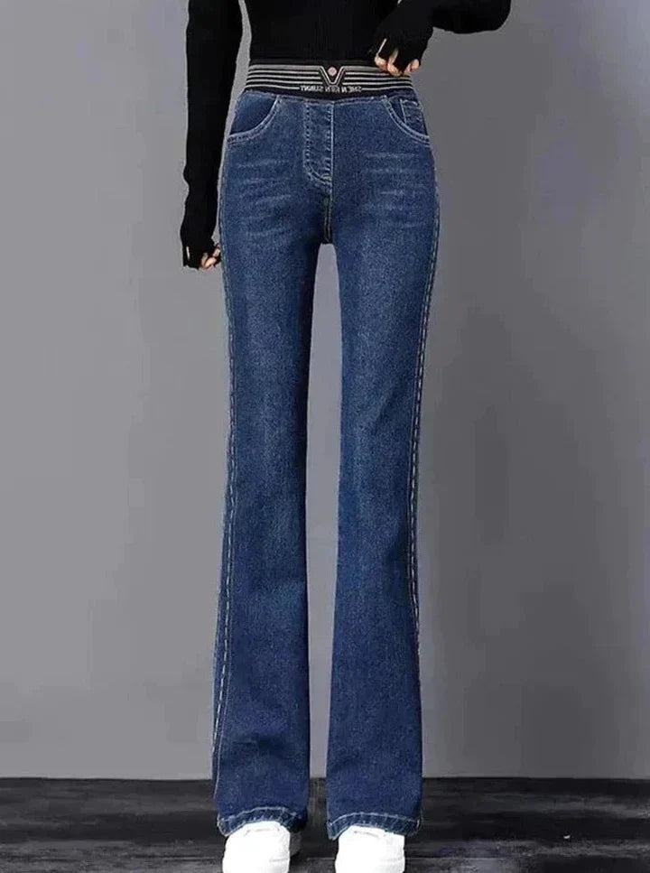 Trendige Flared Damenjeans – Alessa