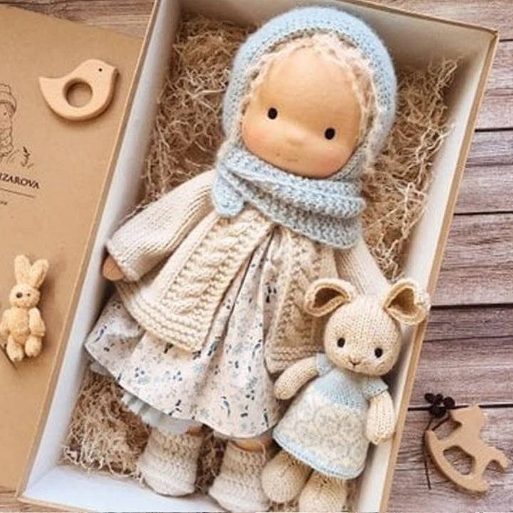 Handgefertigte Waldorf-Puppe aus Naturmaterialien – 30 cm groß
