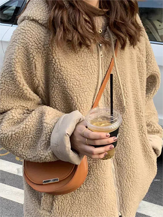 Oversized Damen Winterjacke mit Kapuze und Taschen für kalte Tage-Luzern Mode