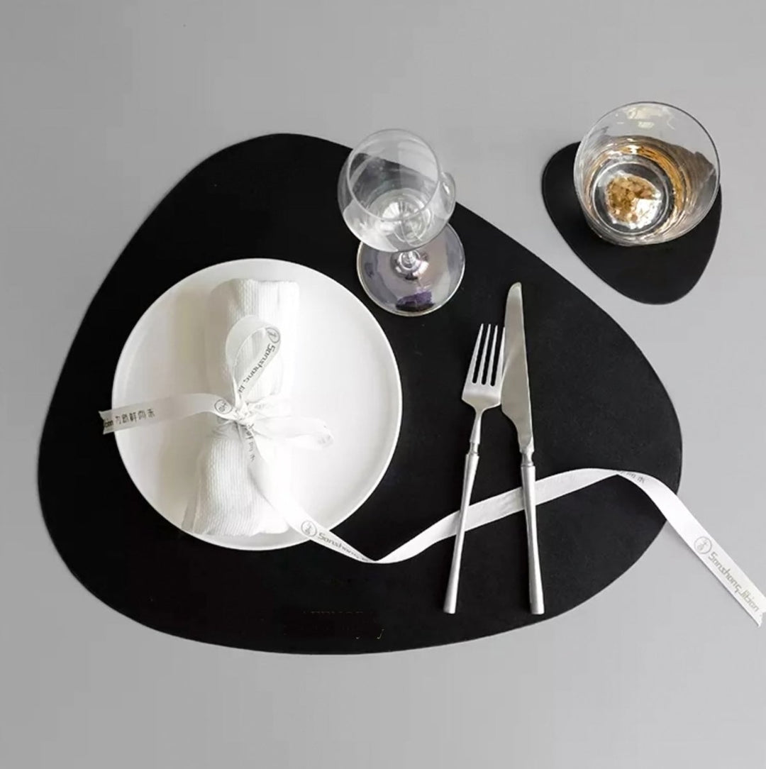 Tischset-Set | 2 Stück | Inkl. Untersetzer | Veganes Leder | Wasserfest-Schwarz-Luzern Mode