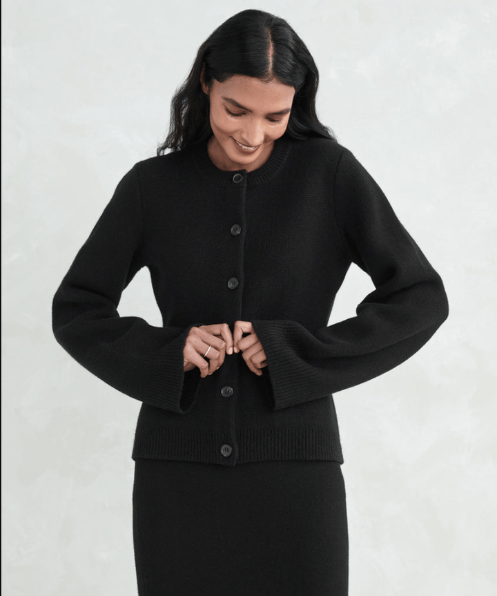 Damen Strickjacke mit Knopfleiste - Eleganter Cardigan-Luzern Mode