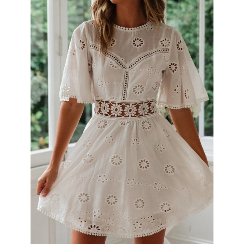 Sommerkleid Damen | figurbetont | luftig | Spitze | leichtes Material | atmungsaktiv-S-Luzern Mode