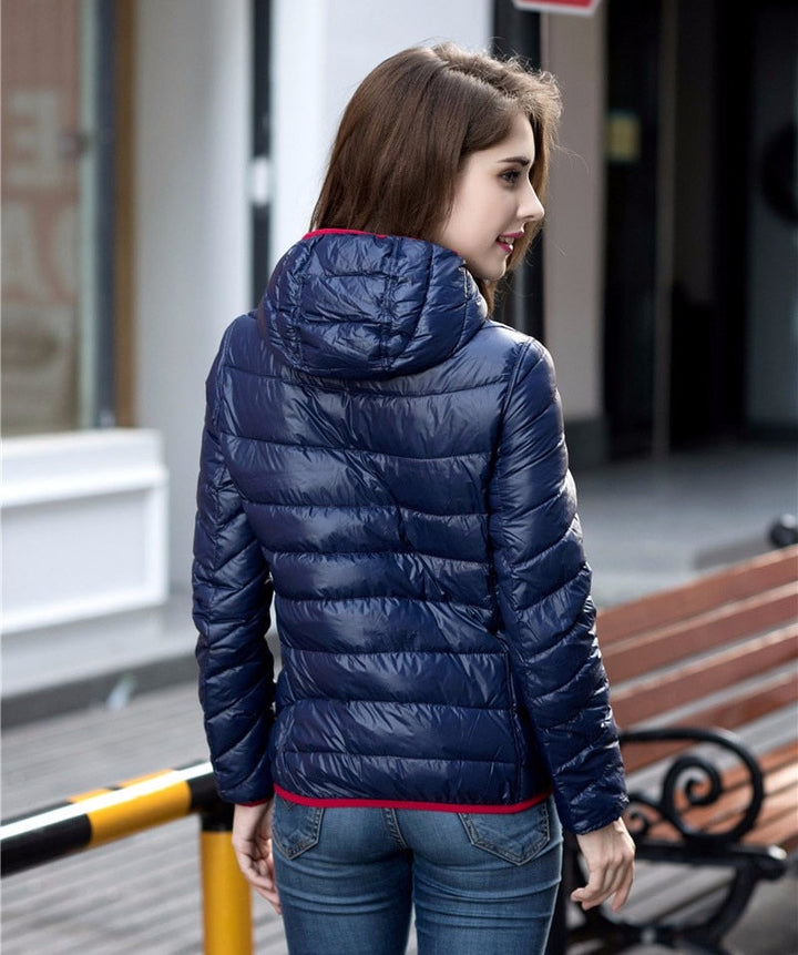 Damen Daunenjacke mit Kapuze - Leicht und Warm-Luzern Mode
