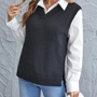 Damen Strickweste mit V-Ausschnitt über Hemd Outfit-Schwarz-S-Luzern Mode